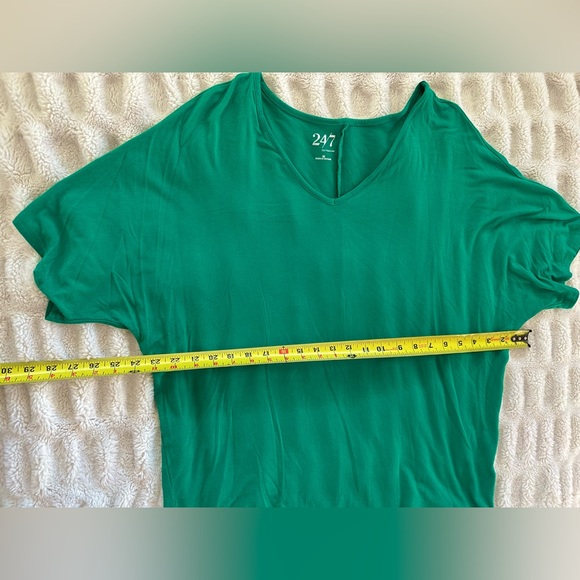 Maurices 24/7 Green Tee size Medium - Picture 5 of 7